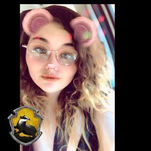 Meet your Posher, Cassie